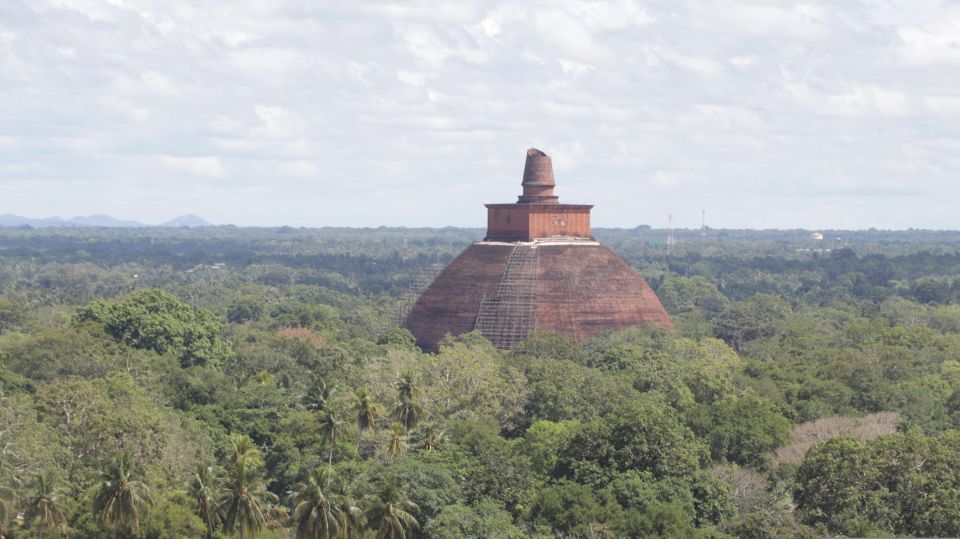 Day 1: Colombo-Anuradhapura-Sigiriya